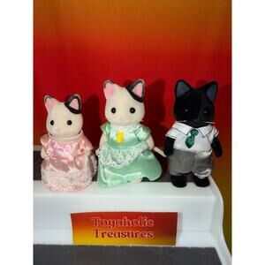 Calico Critters Tuxedo Cat Family
